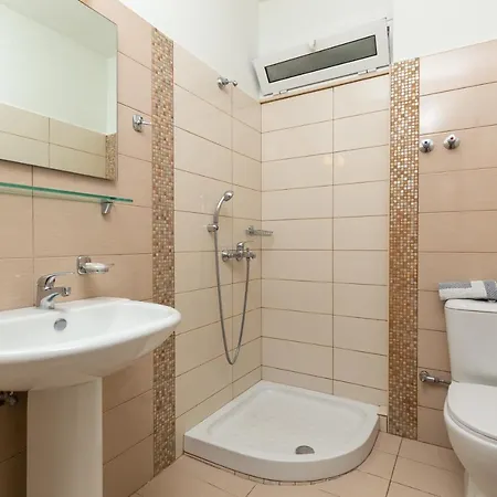 Apartament Rapanos *